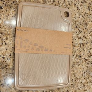 NORWEX SMALL CUTTING BOARD. BRAND NEW!